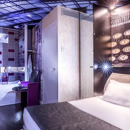 Apostrophe Hotel