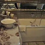Apostrophe Hotel