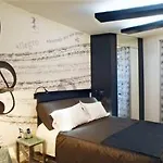 Apostrophe Hotel