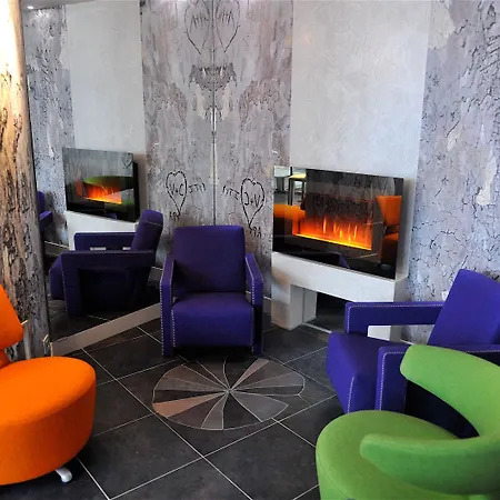 Hotell Apostrophe 3*