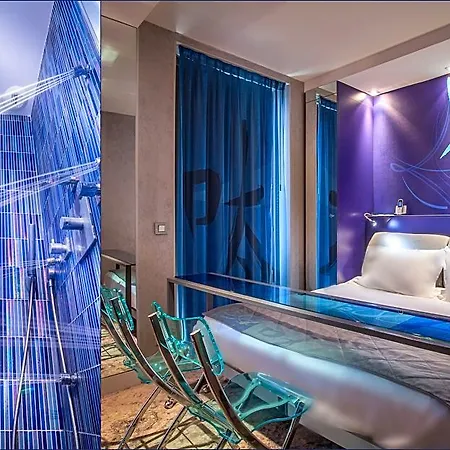 Apostrophe Hotel