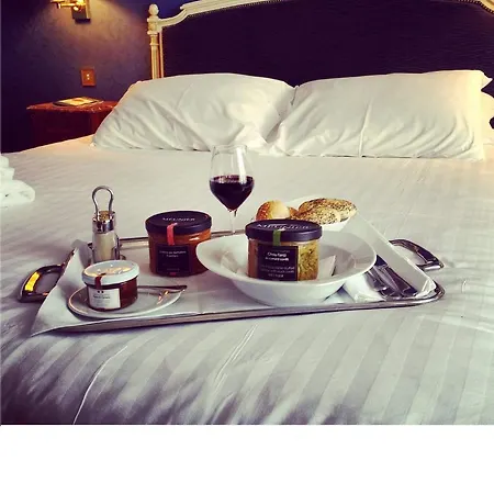 Hotel Apostrophe 3*