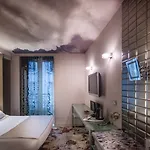 Apostrophe Hotel