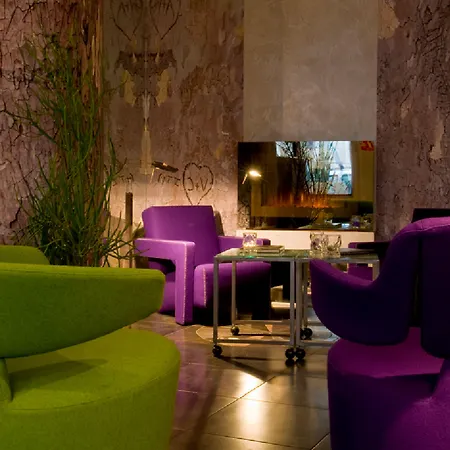 Hotel Apostrophe 3*