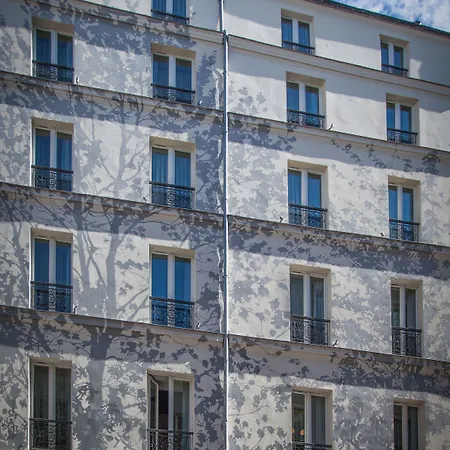 Apostrophe 3* Paris