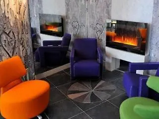 Apostrophe 3* Párizs