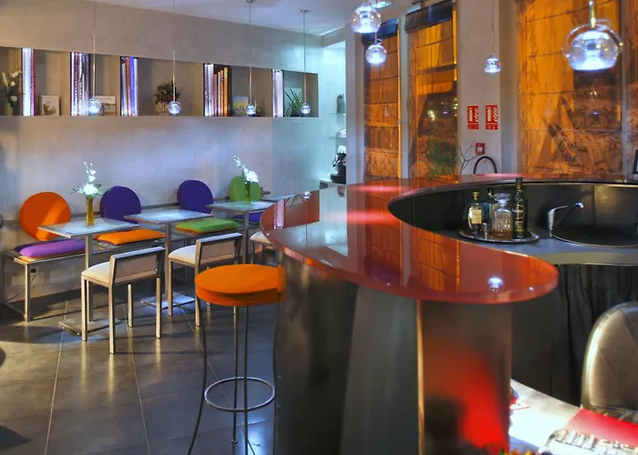 ホテル アポストロフ オテル