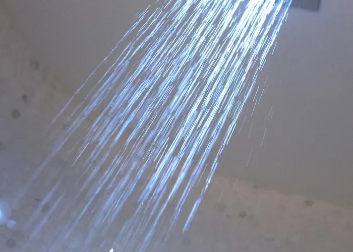 ホテル アポストロフ オテル