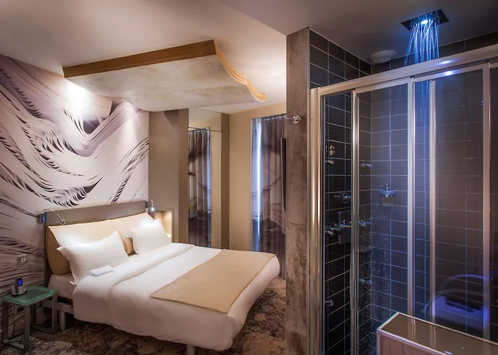 アポストロフ オテル ホテル パリ