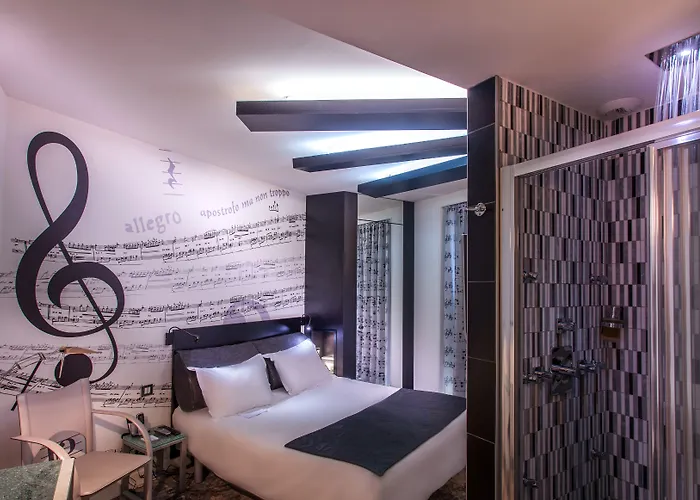 ホテル アポストロフ オテル 3*