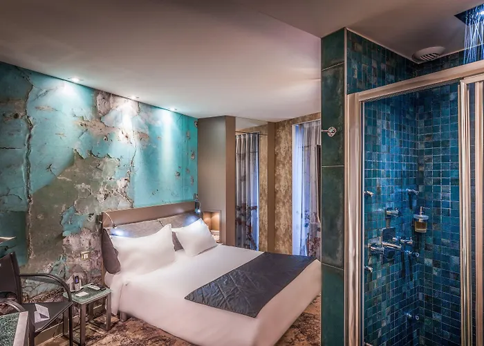 アポストロフ オテル 3*