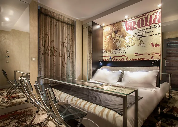 アポストロフ オテル 3* パリ